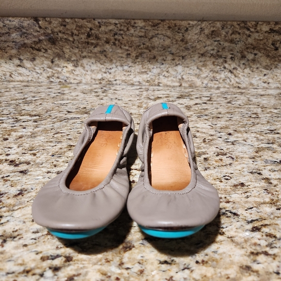 TIEKS by Gavrieli Gray Leather Ballet Flats Size 8 Casual Travel Minimalist 6 - Picture 5 of 10